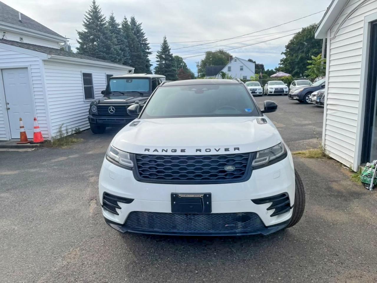2023 Land Rover Range Rover Velar R-Dynamic S - Image 6