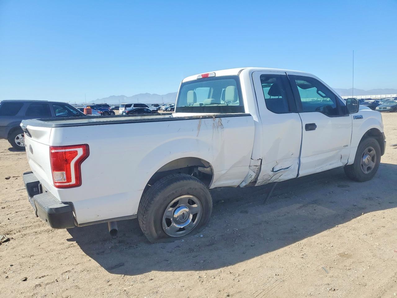 2015 Ford F150 Super Cab - Фото 3