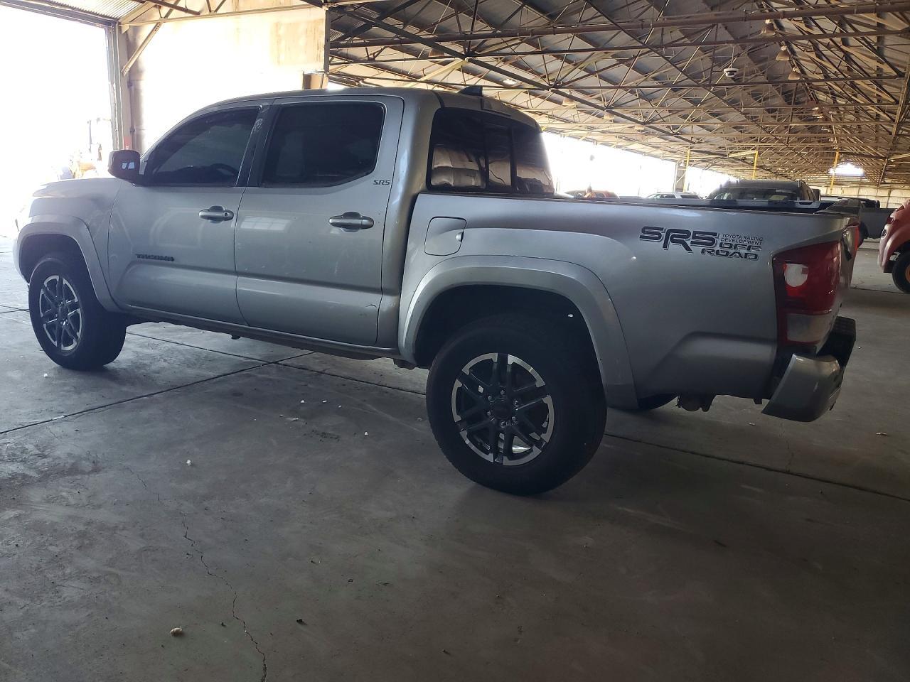 2020 Toyota Tacoma - Фото 2