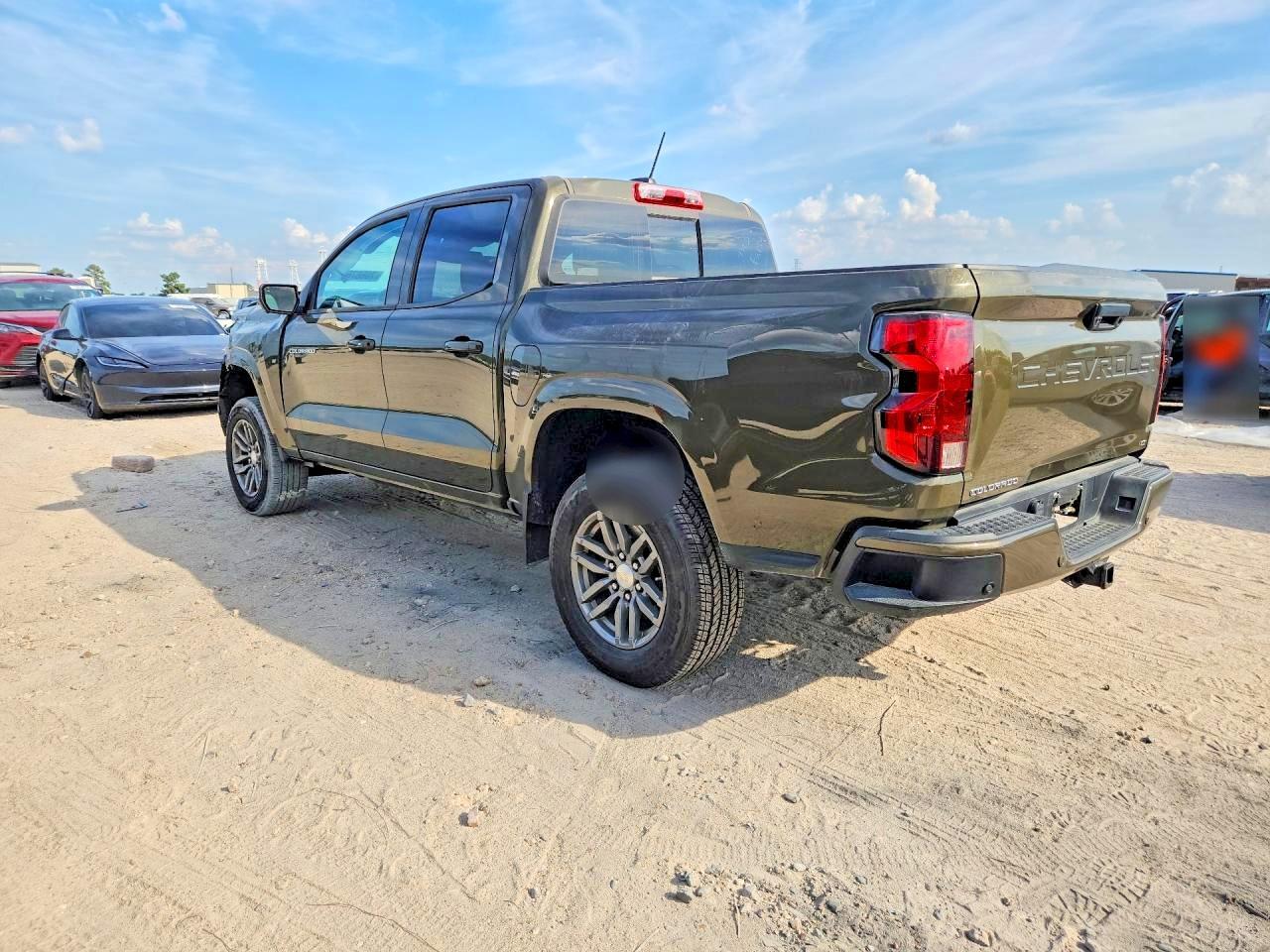 2024 Chevrolet Colorado Lt - Image 2