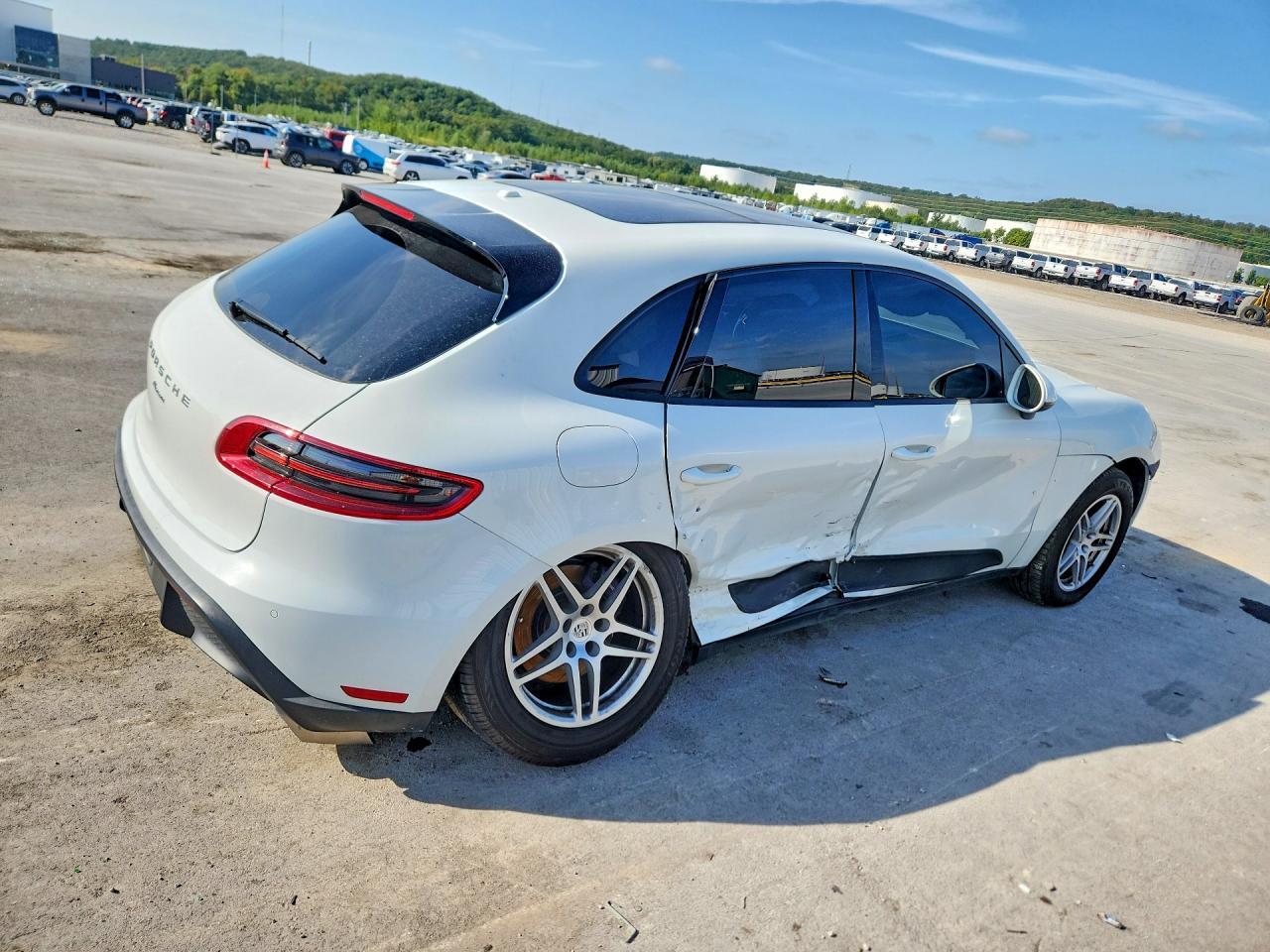 2018 Porsche Macan - Image 3