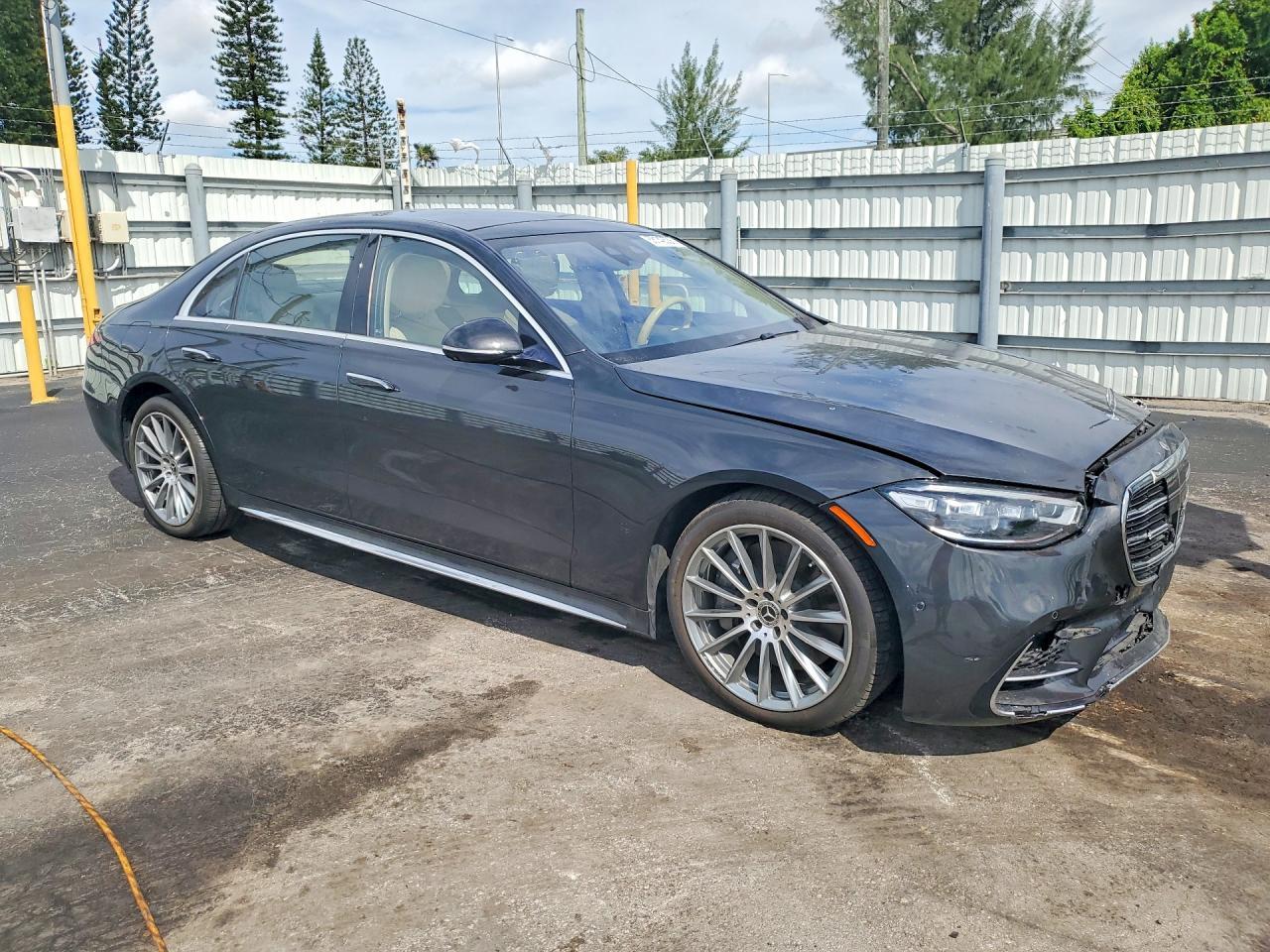 2022 Mercedes-Benz S 580 4Matic - Image 4