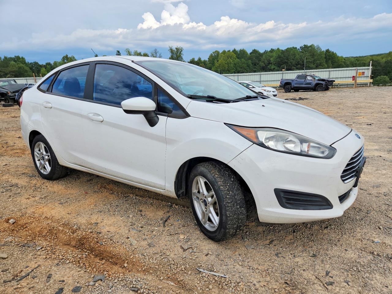 2019 Ford Fiesta Se - Фото 4
