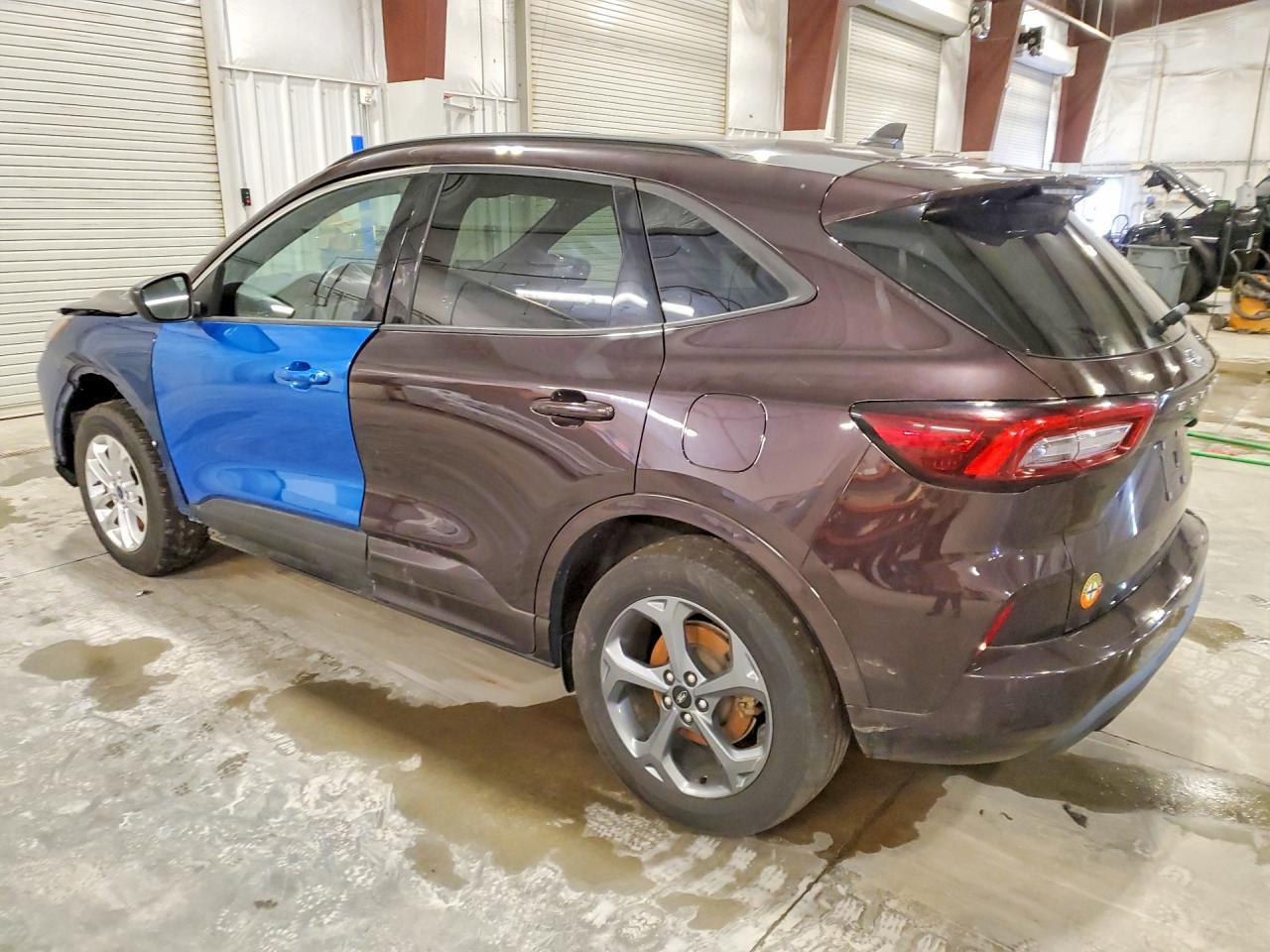 2023 Ford Escape St Line - Image 2