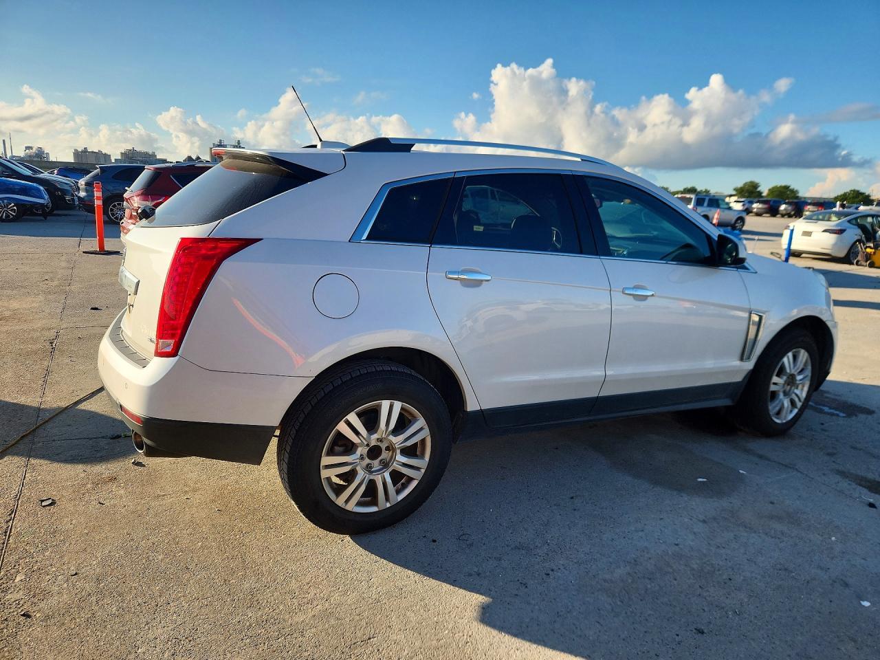 2016 Cadillac Srx Luxury Collection - Image 3