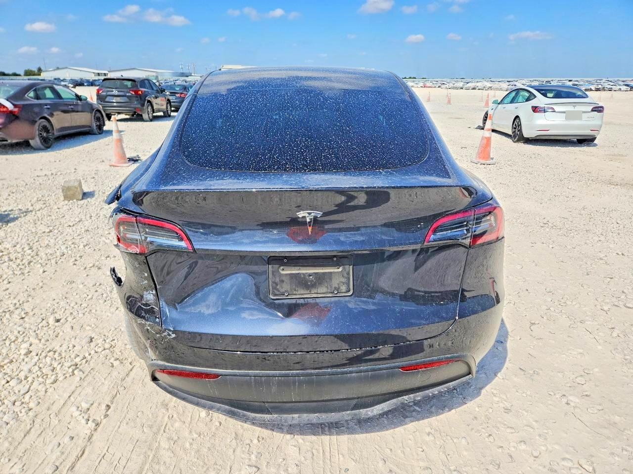 2024 Tesla Model Y - Фото 6