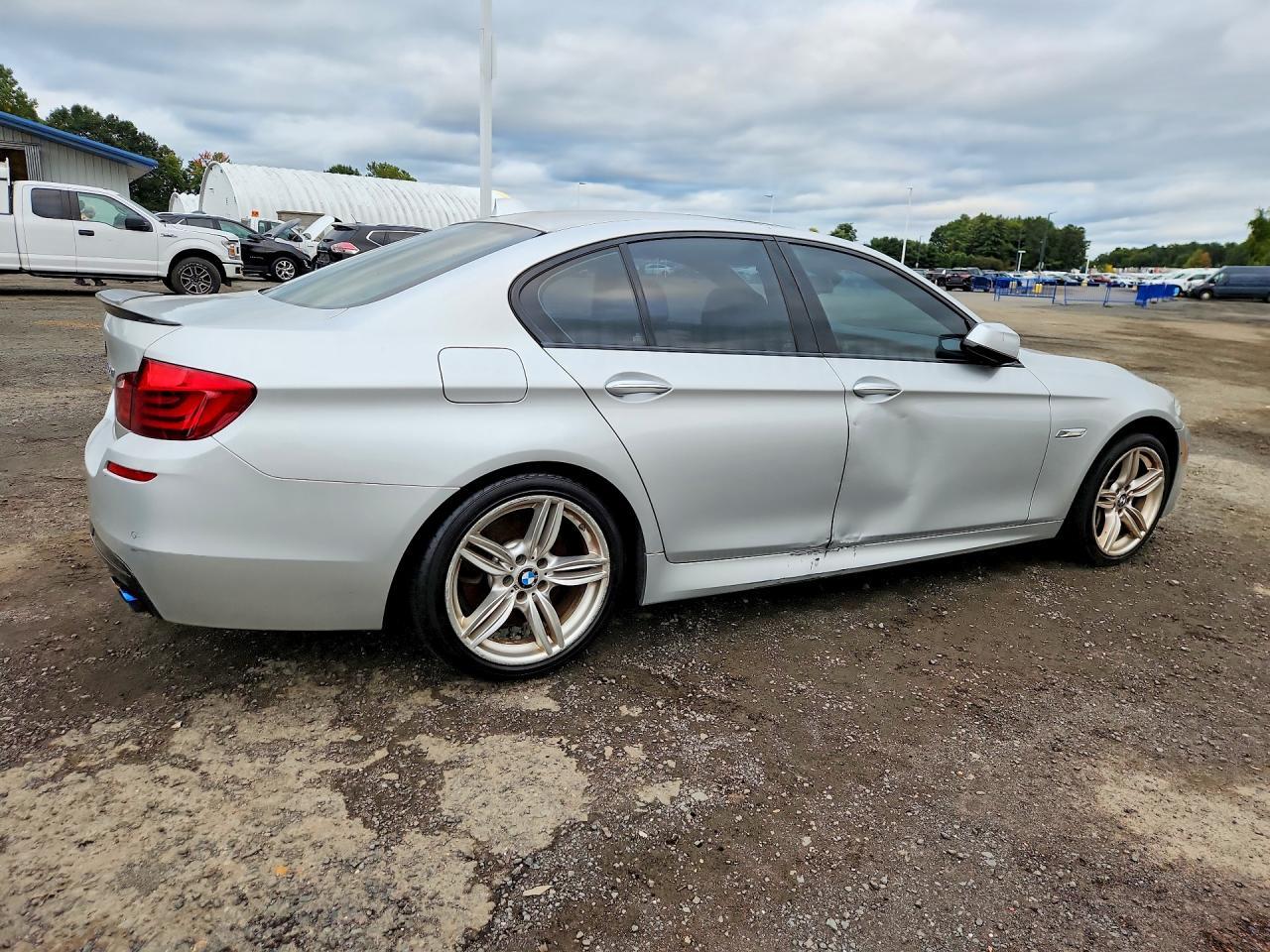 2013 BMW 550 Xi - Фото 3