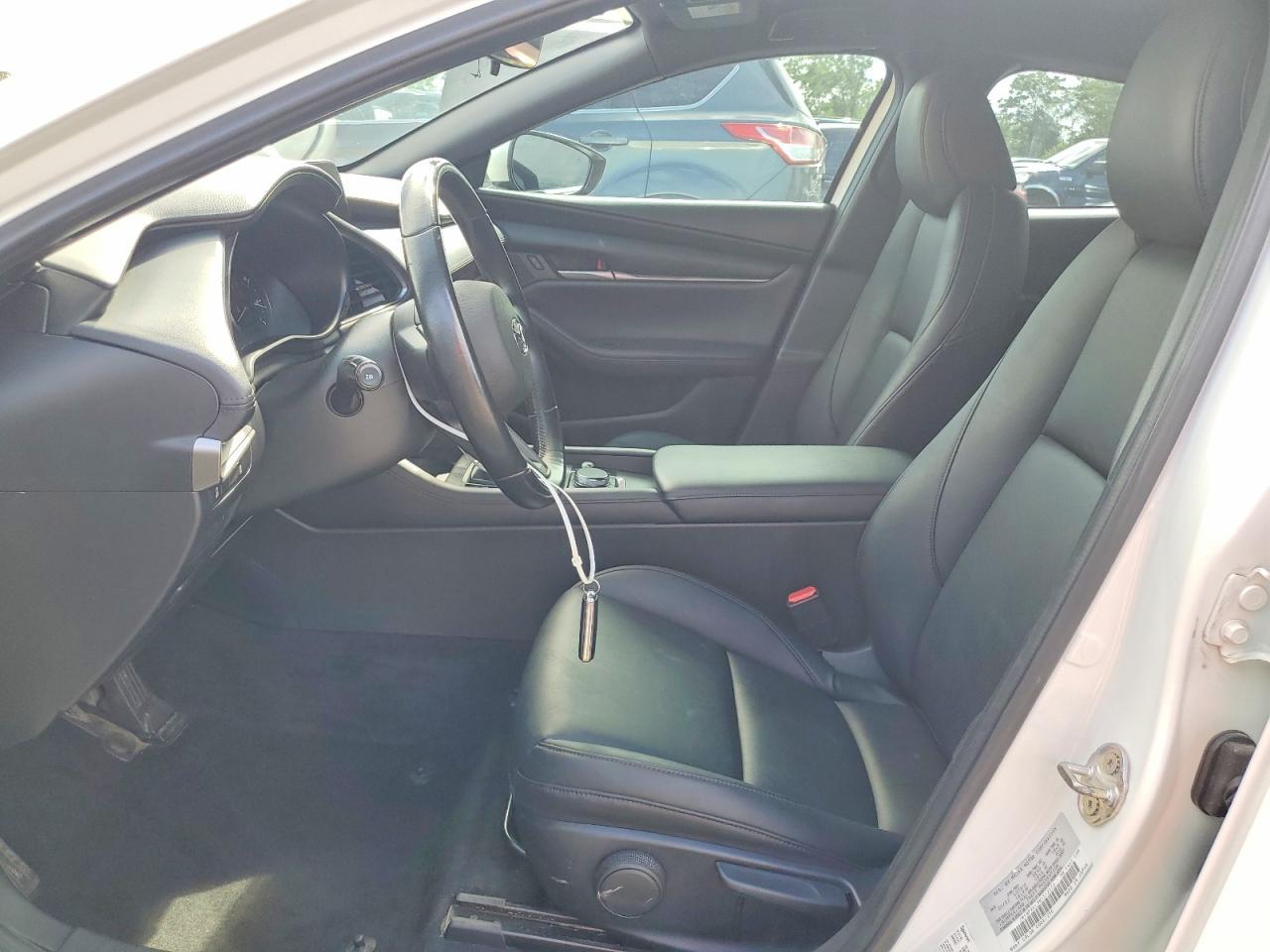 2022 Mazda 3 Select - Image 7