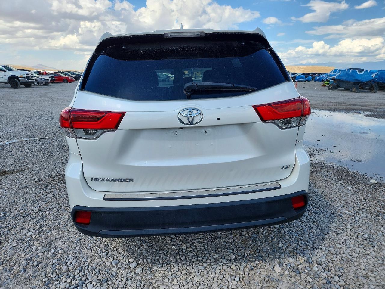2017 Toyota Highlander Le Plus - Фото 6