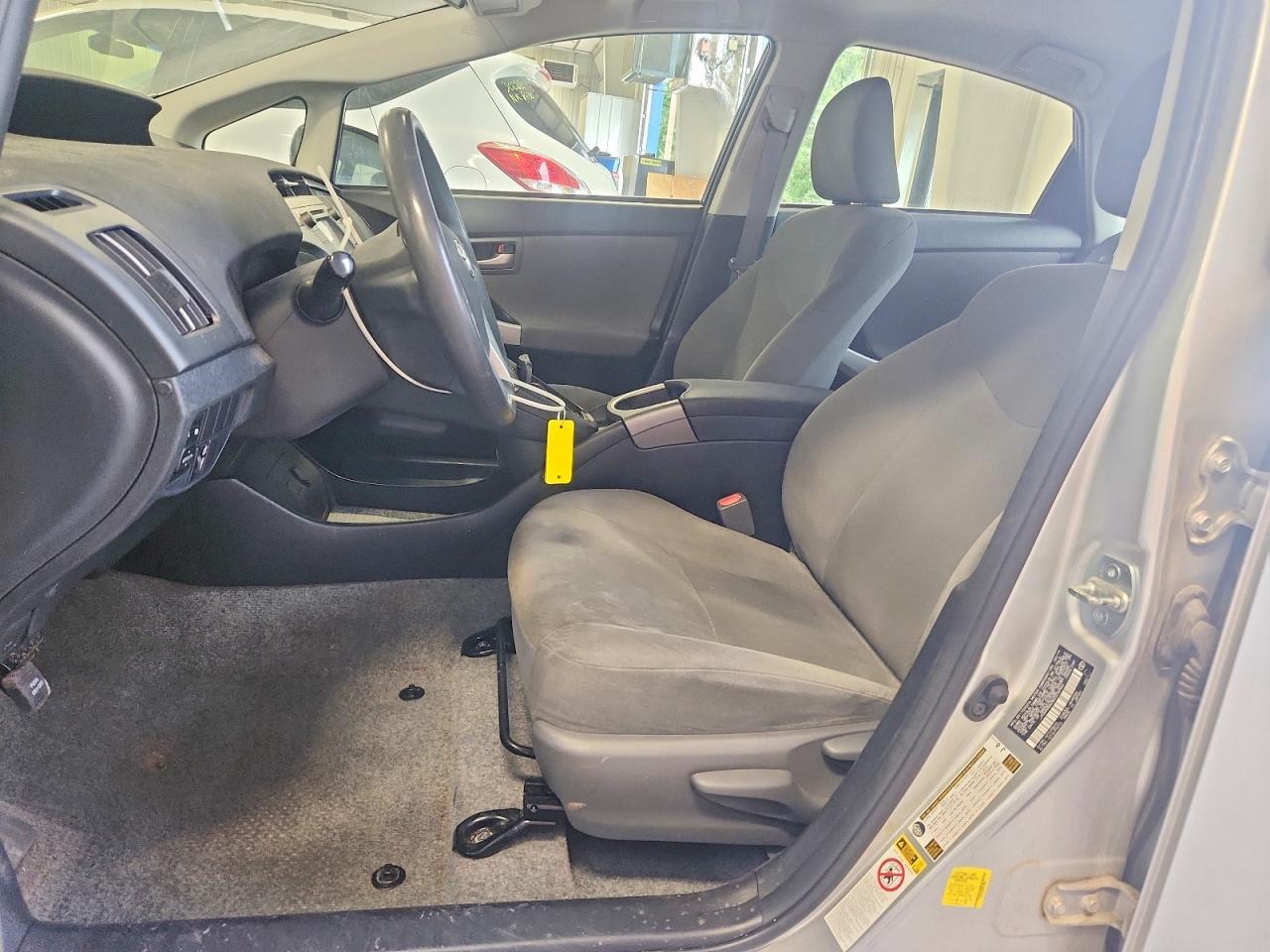 2014 Toyota Prius Two - Фото 7