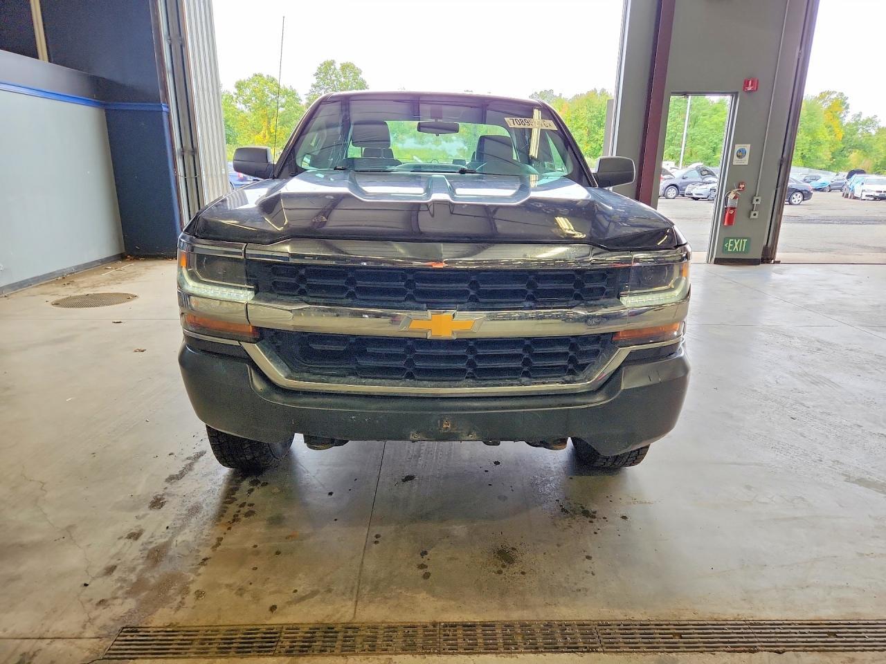 2017 Chevrolet Silverado K1500 - Image 5