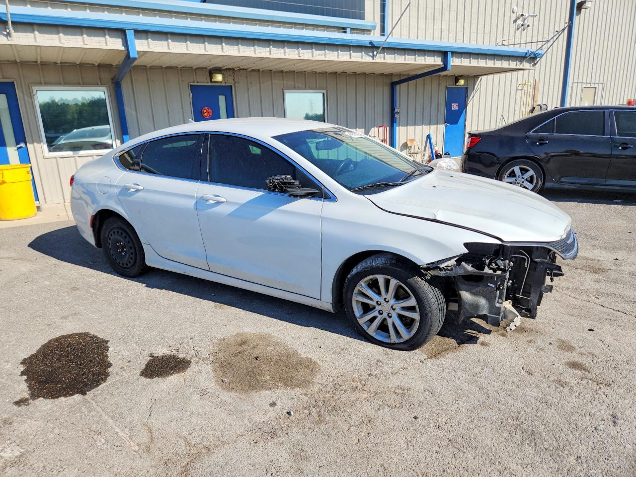 2015 Chrysler 200 Limited - Фото 4