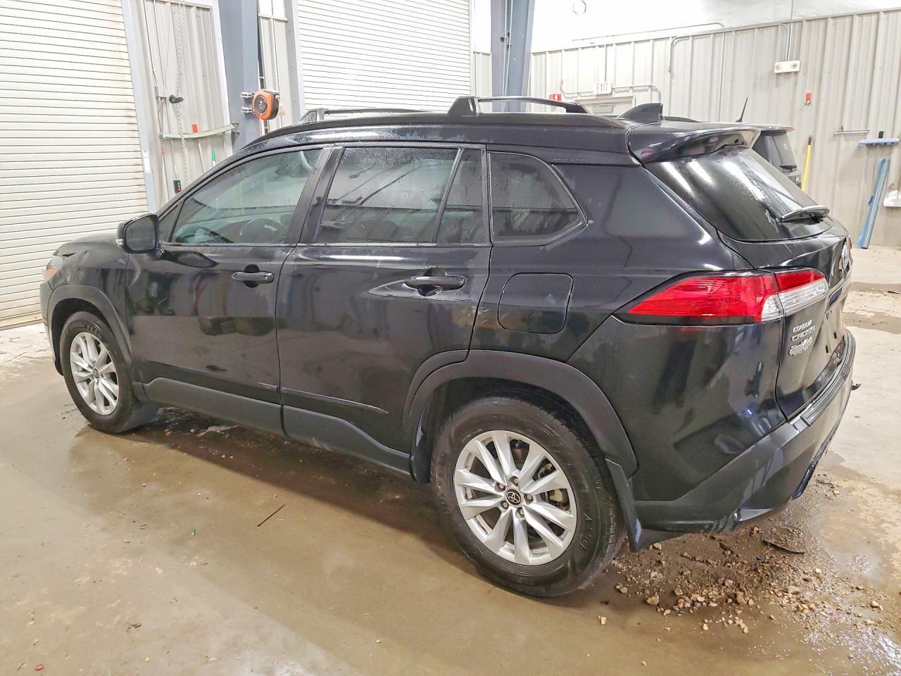 2022 Toyota Corolla Cross Le - Image 2
