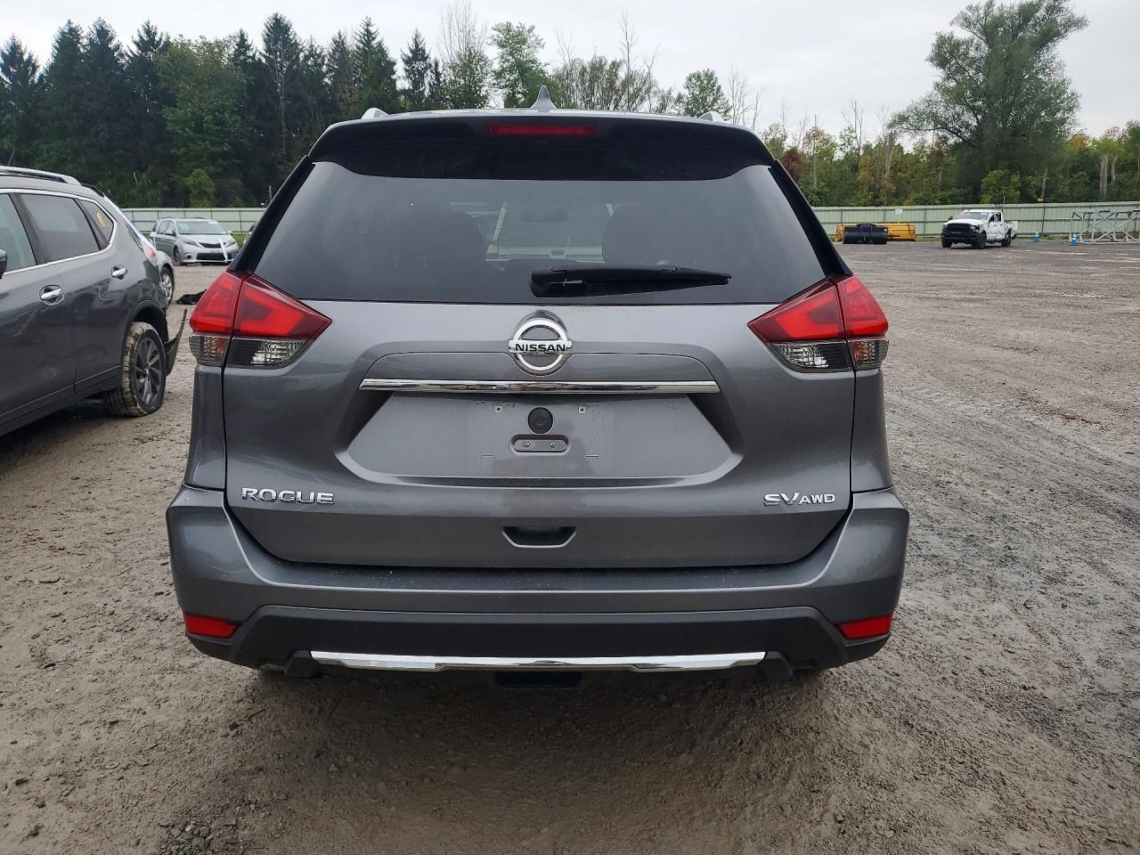 2017 Nissan Rogue Sv - Image 6