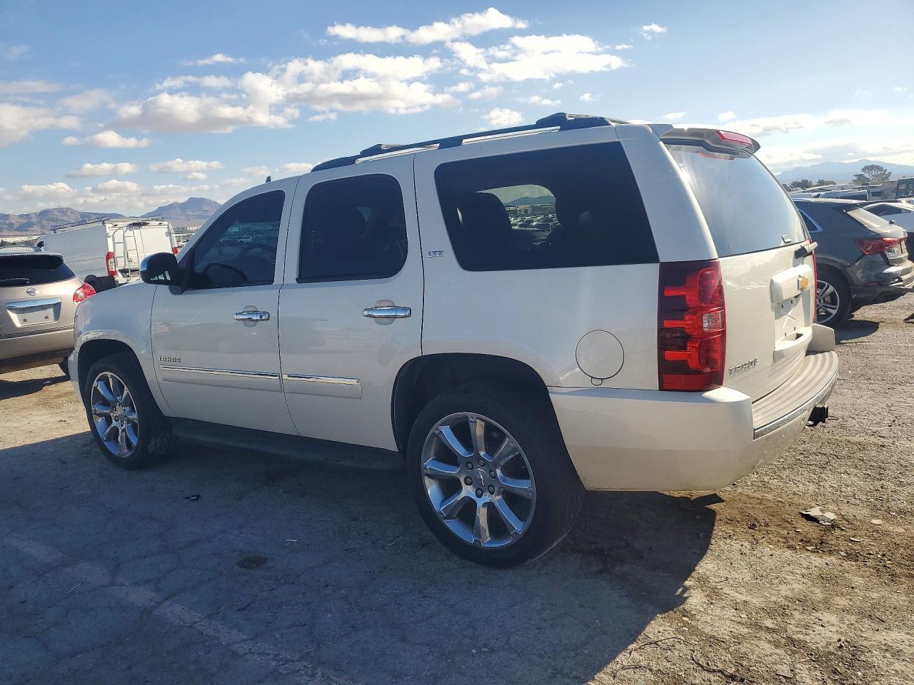 2014 Chevrolet Tahoe C1500 Ls - Image 2