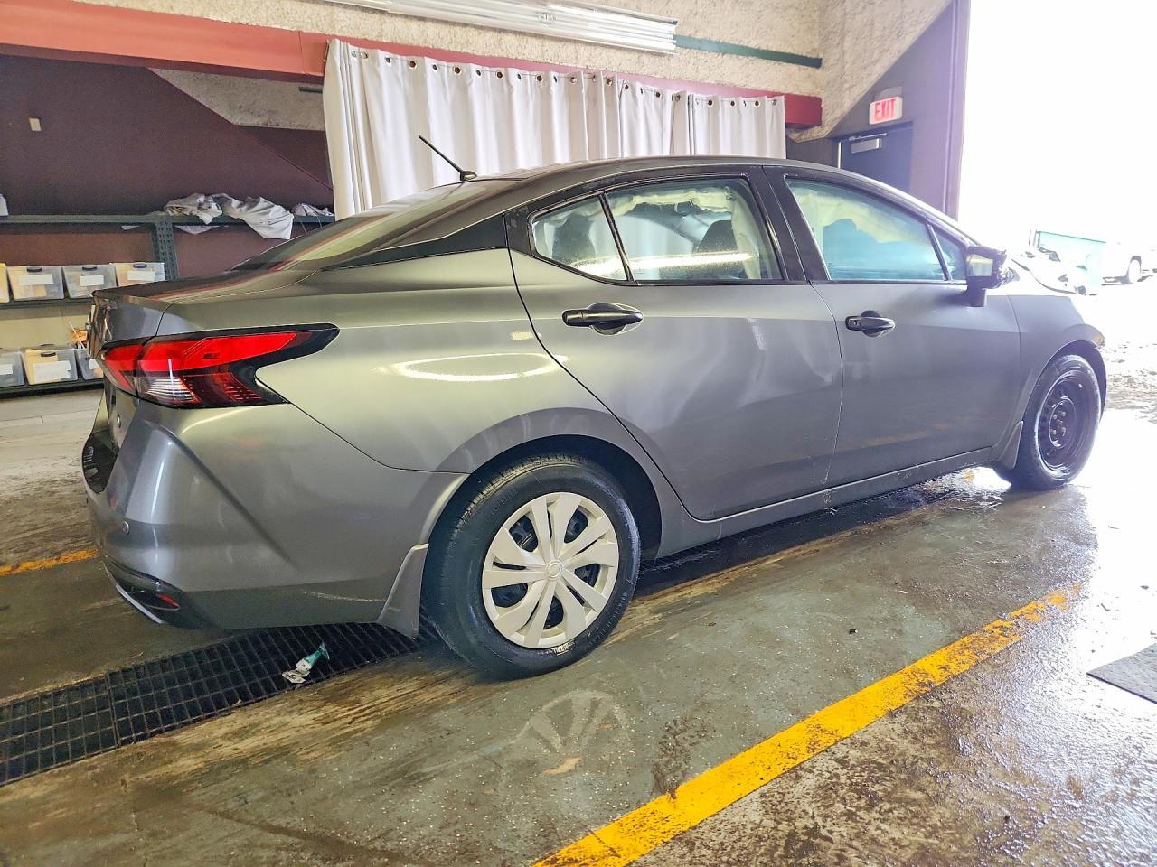 2023 Nissan Versa S - Image 3