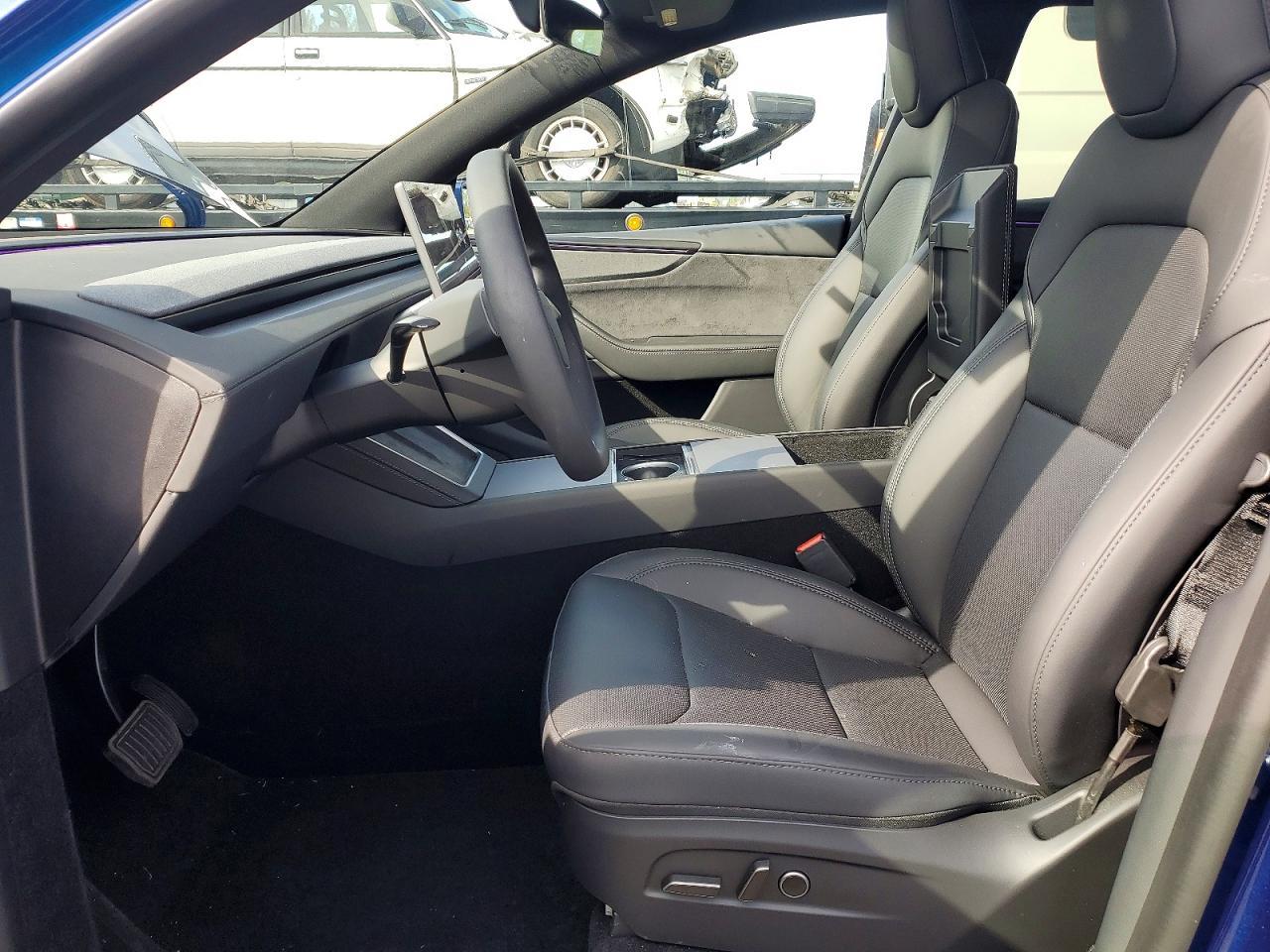 2026 Tesla Model Y - Фото 7