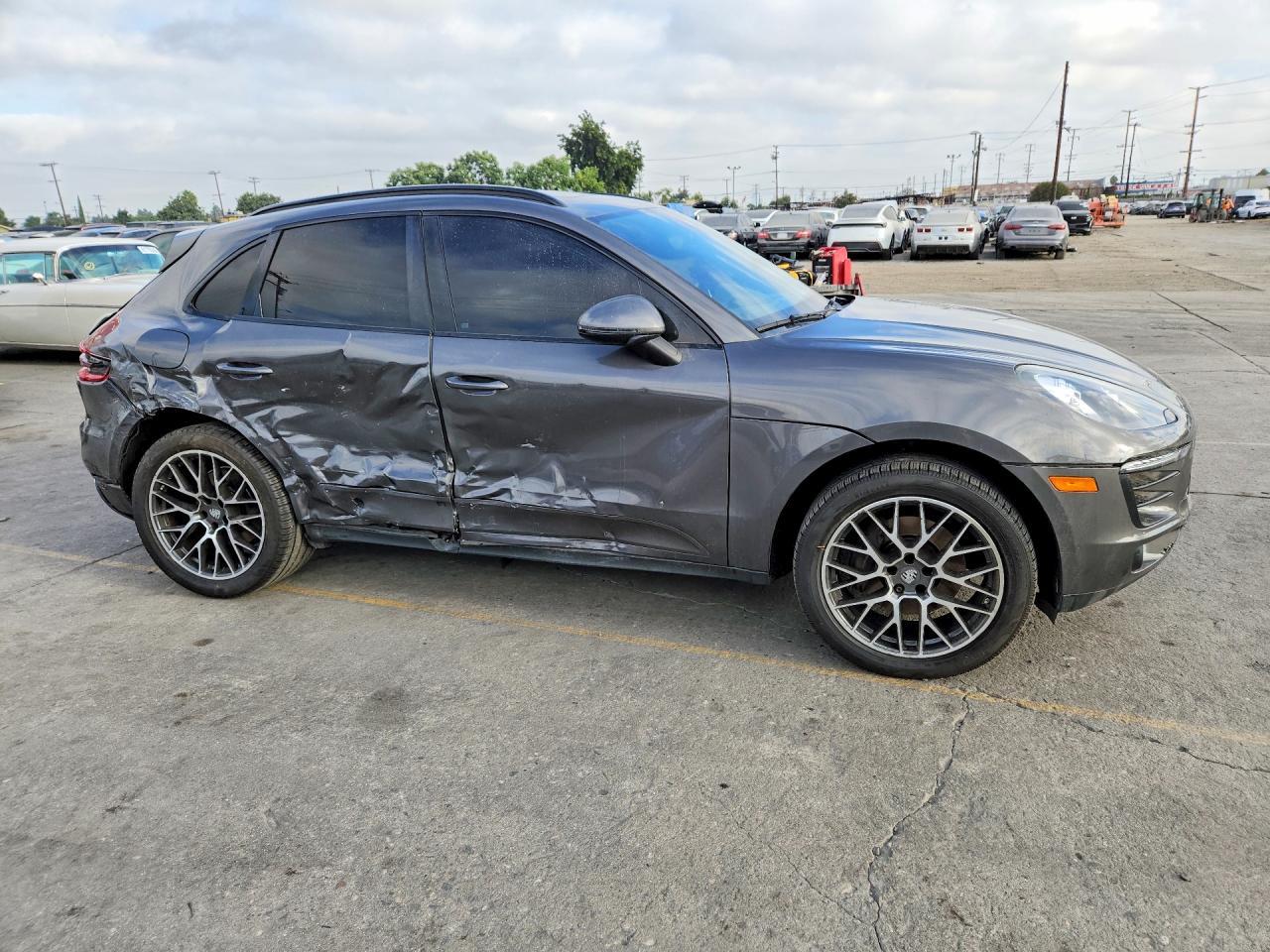 2018 Porsche Macan - Image 4