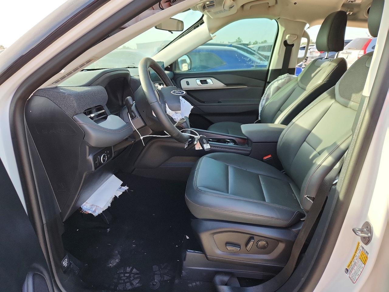 2026 Ford Explorer Active - Image 7