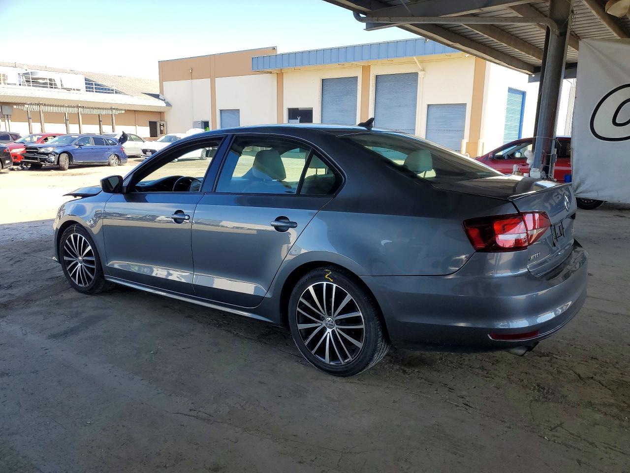 2016 Volkswagen Jetta Sport - Фото 2
