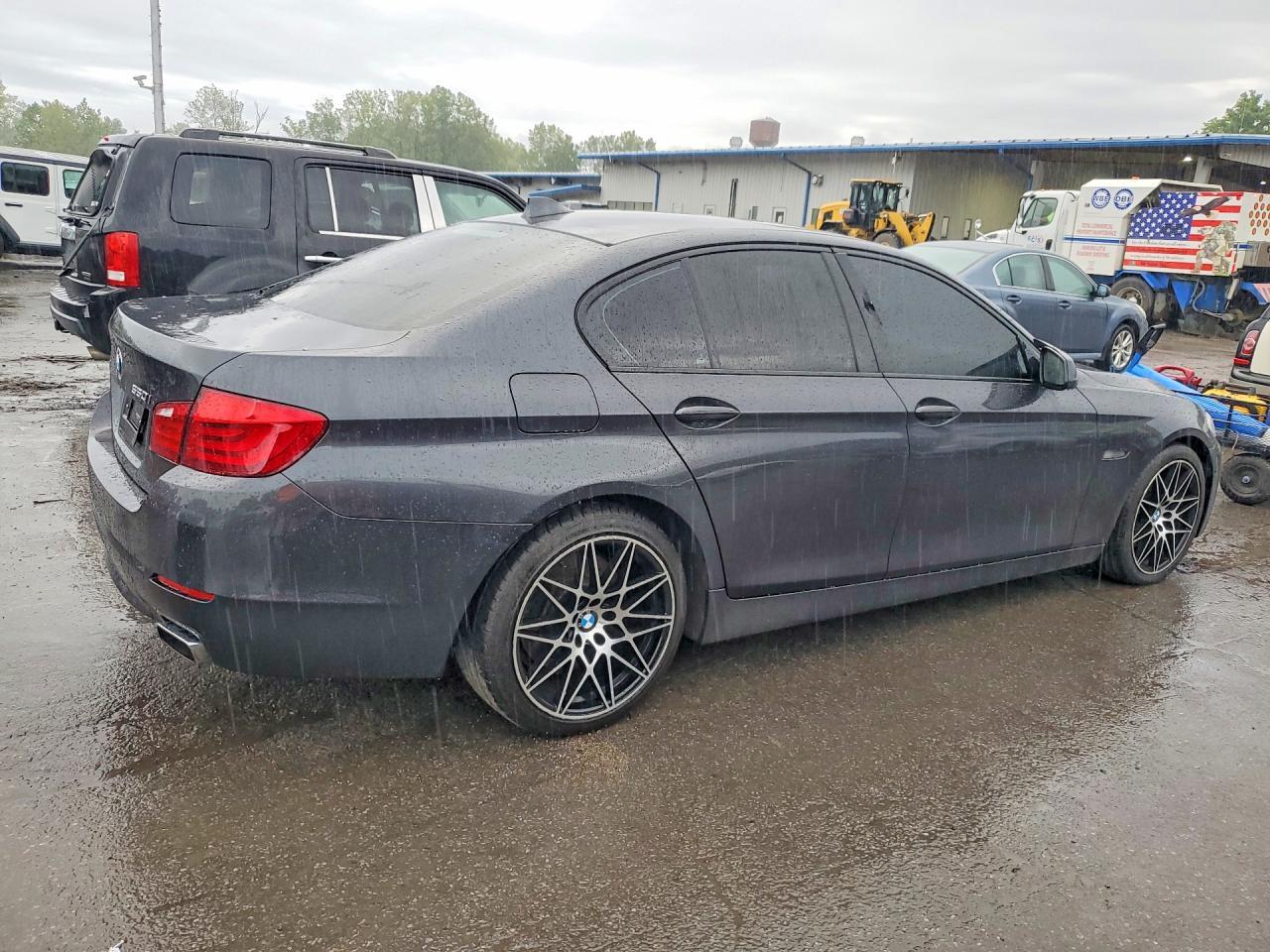 2011 BMW 550 Xi - Фото 3