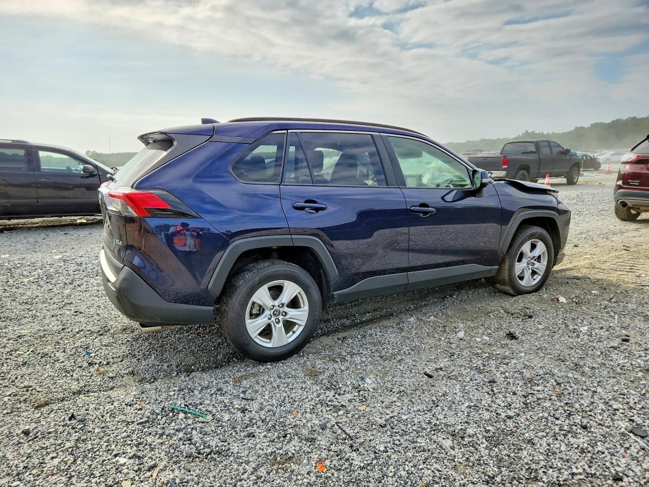 2019 Toyota Rav4 Xle - Image 3