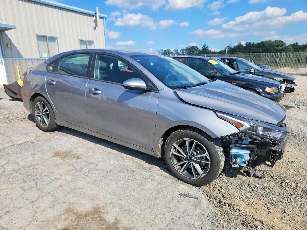 2023 Kia Forte Lxs - Image 4