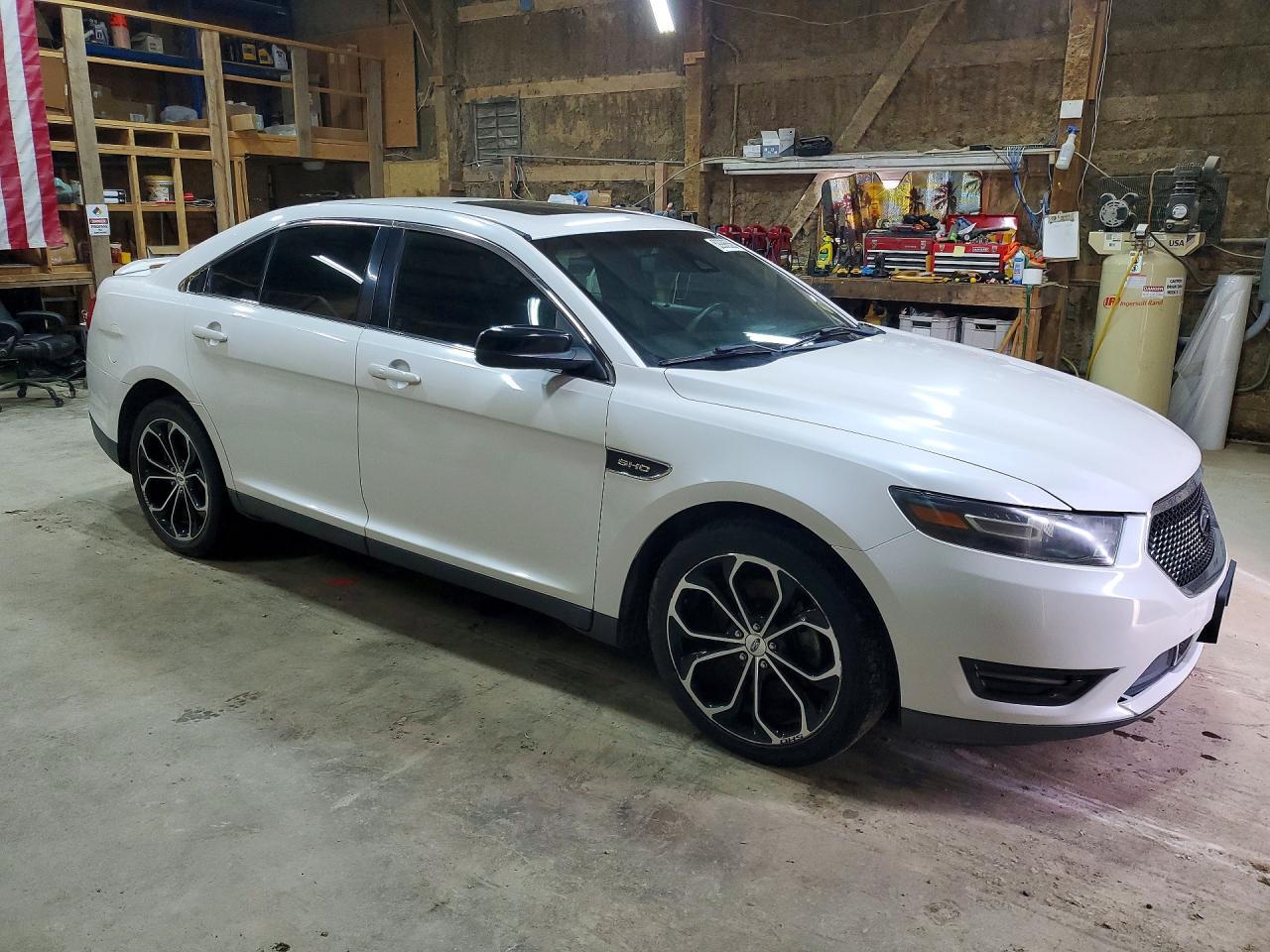 2015 Ford Taurus Sho - Фото 4