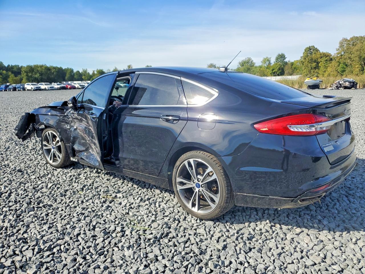 2017 Ford Fusion Titanium - Фото 2