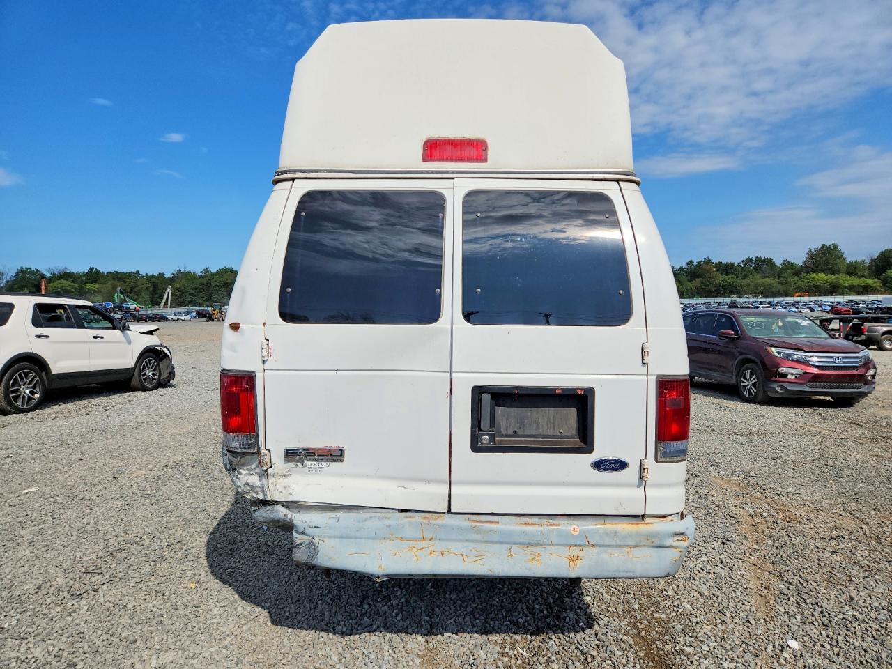 2006 Ford Econoline E350 Super Duty Van - Фото 6