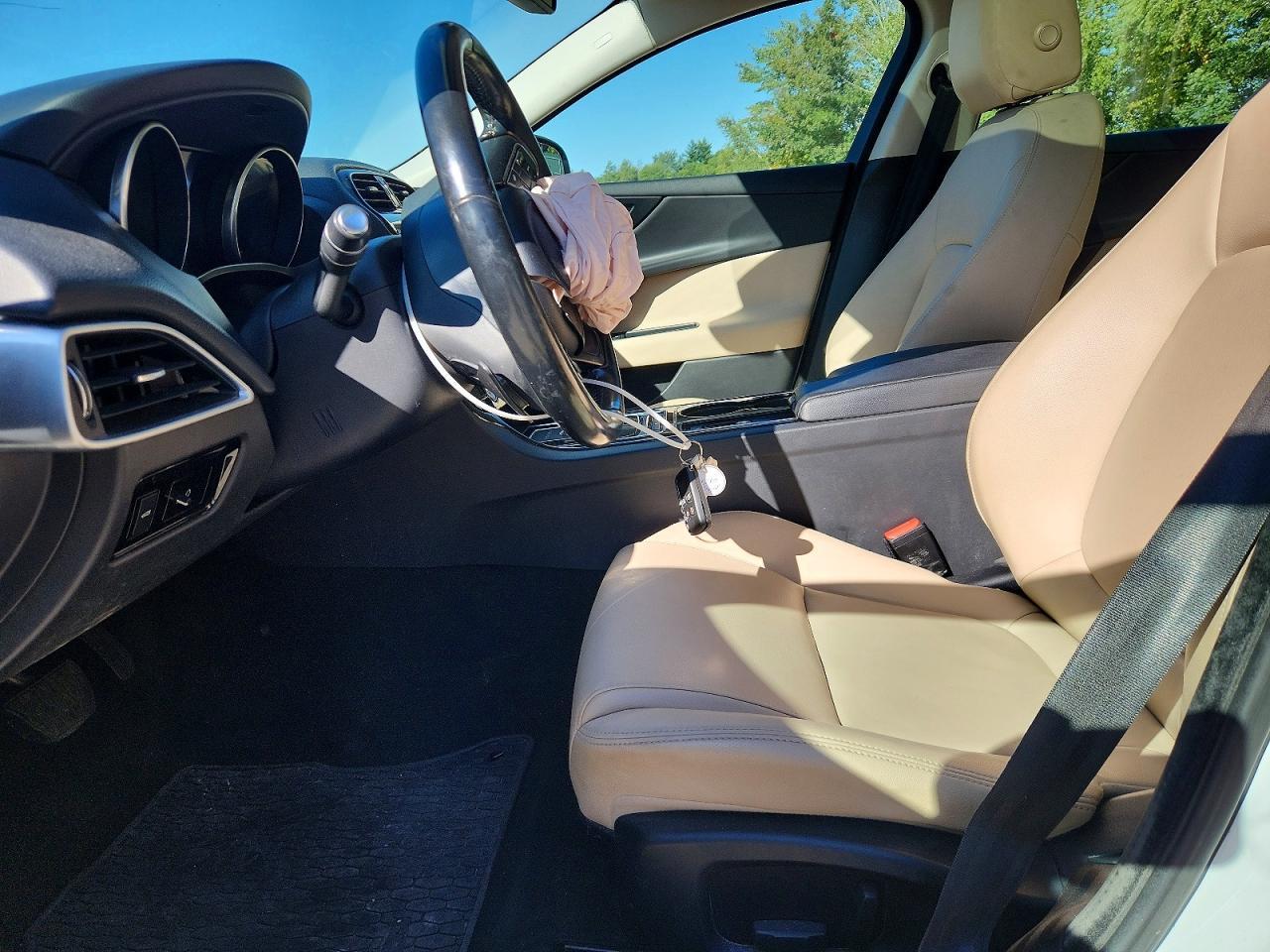 2017 Jaguar Xe Premium - Фото 7
