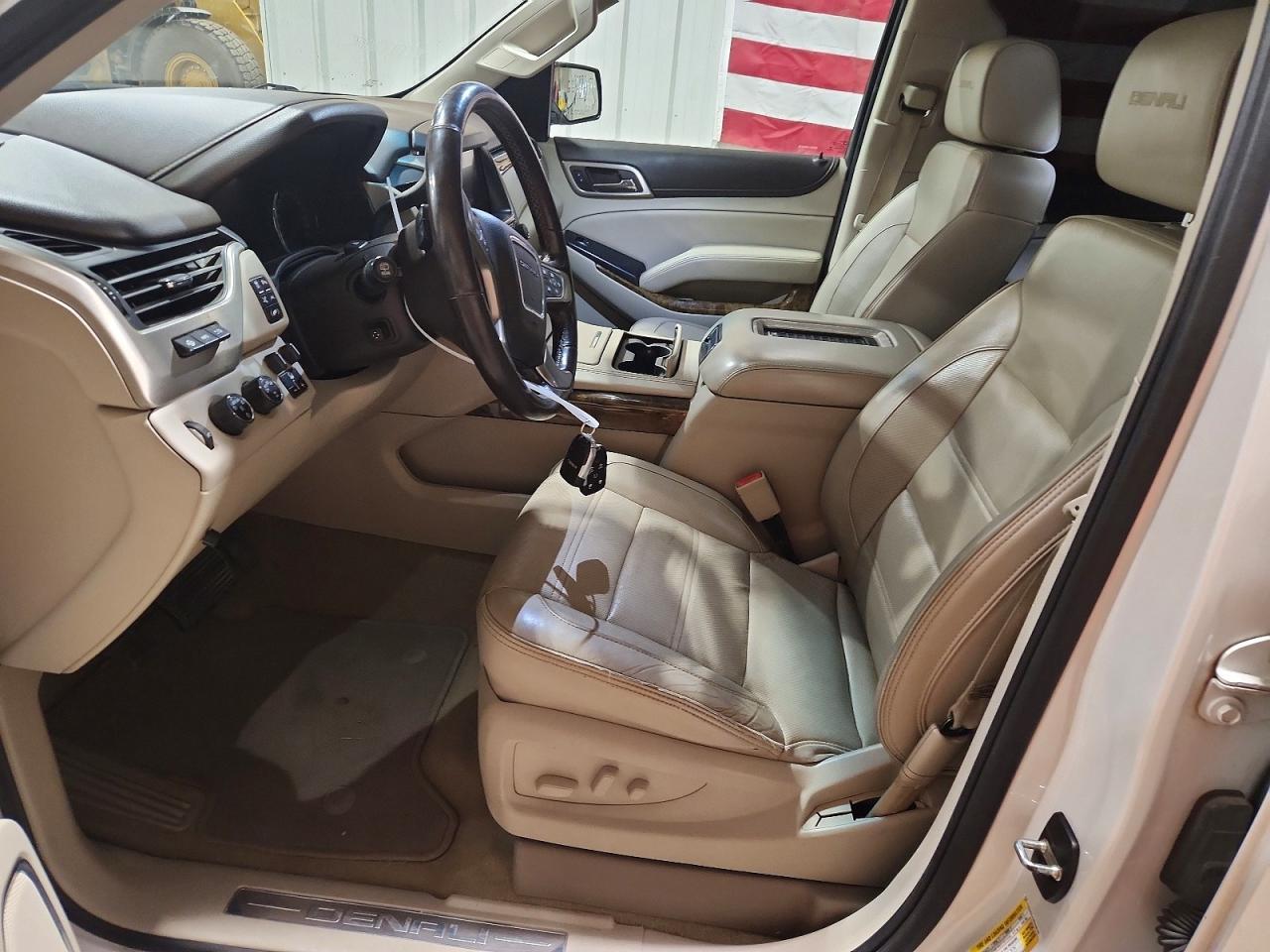 2017 GMC Yukon Denali - Фото 7