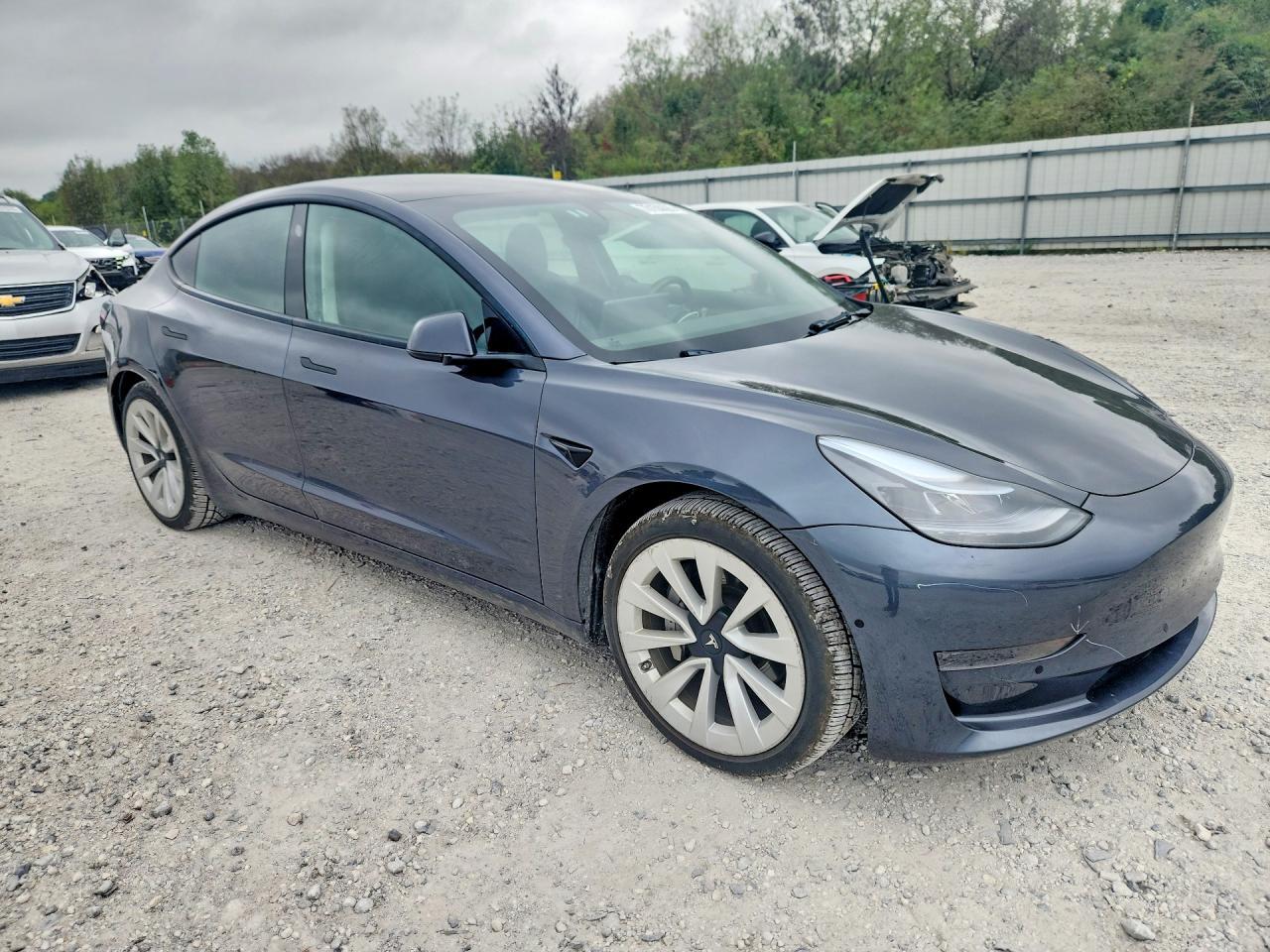2023 Tesla Model 3 - Image 4