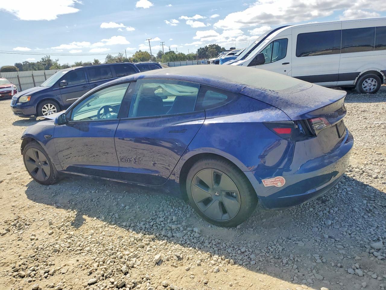 2023 Tesla Model 3 - Image 2