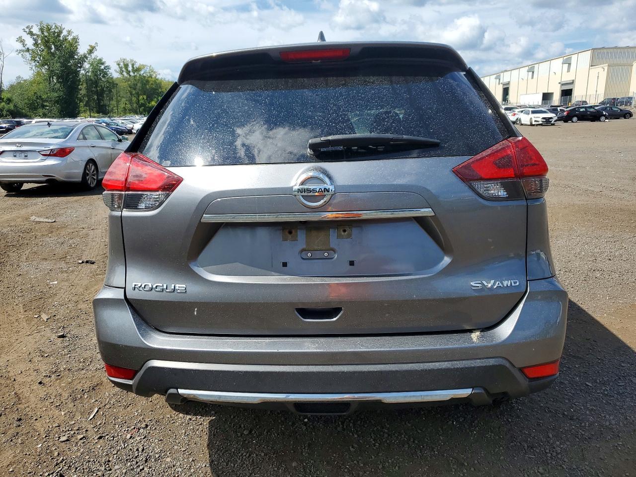 2017 Nissan Rogue Sv - Image 6