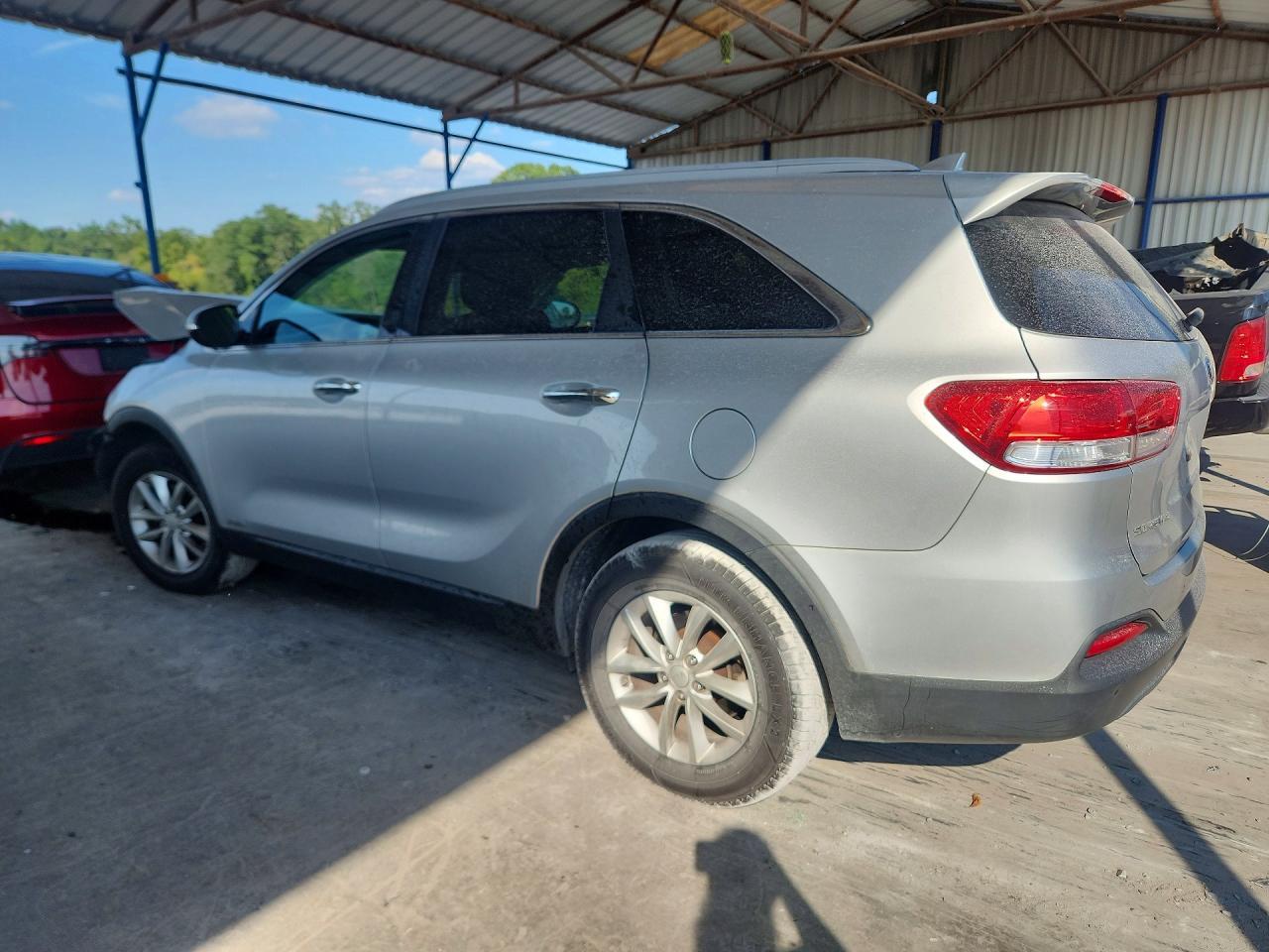 2016 Kia Sorento Lx - Image 2