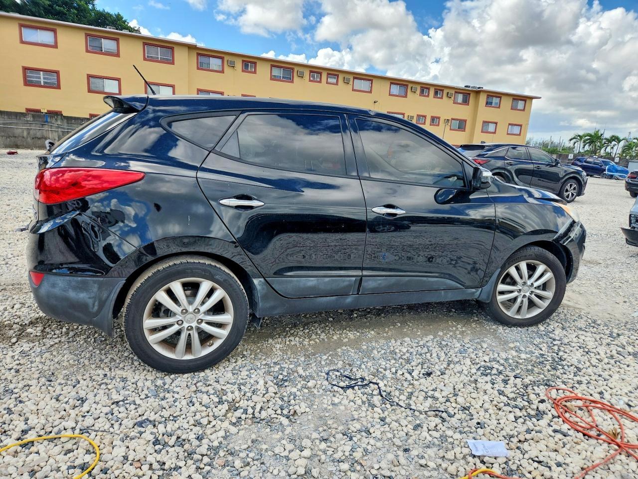 2012 Hyundai Tucson Limited - Image 3
