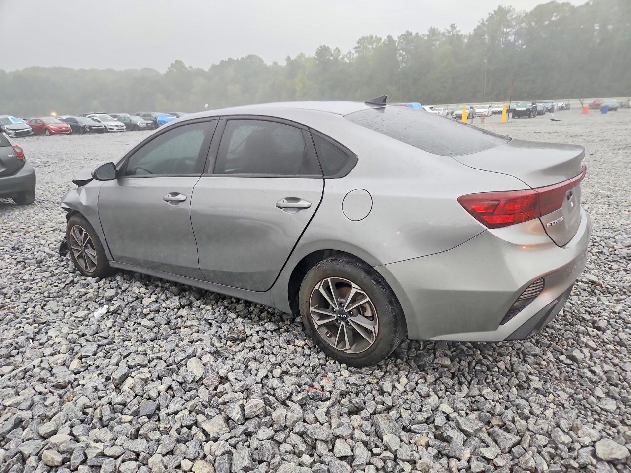 2024 Kia Forte Lxs - Image 2