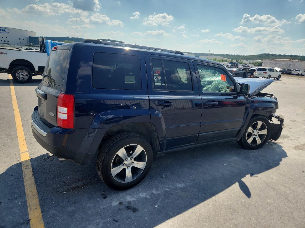 2016 Jeep Patriot Latitude - Фото 3