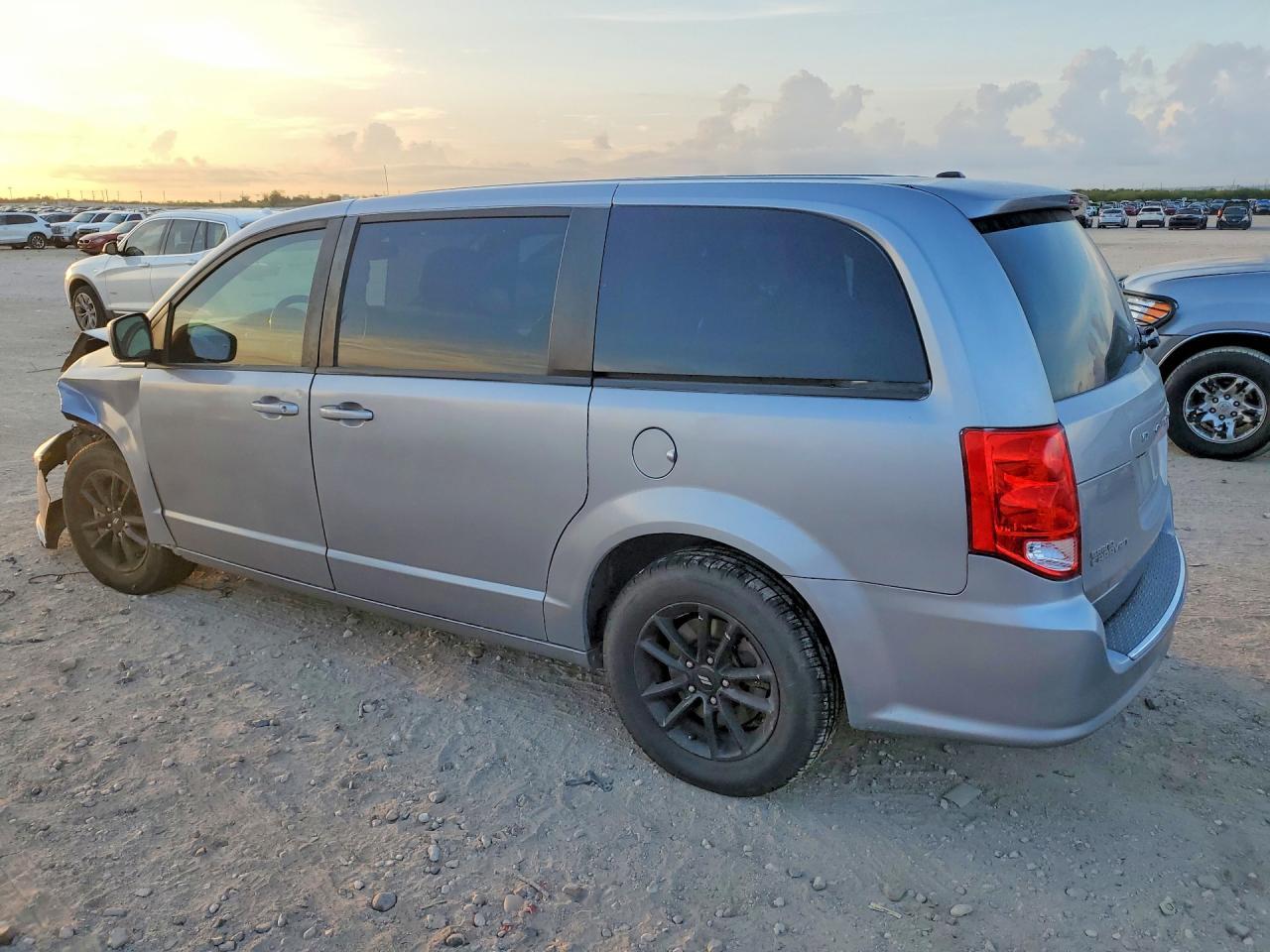 2019 Dodge Grand Caravan Gt - Фото 2