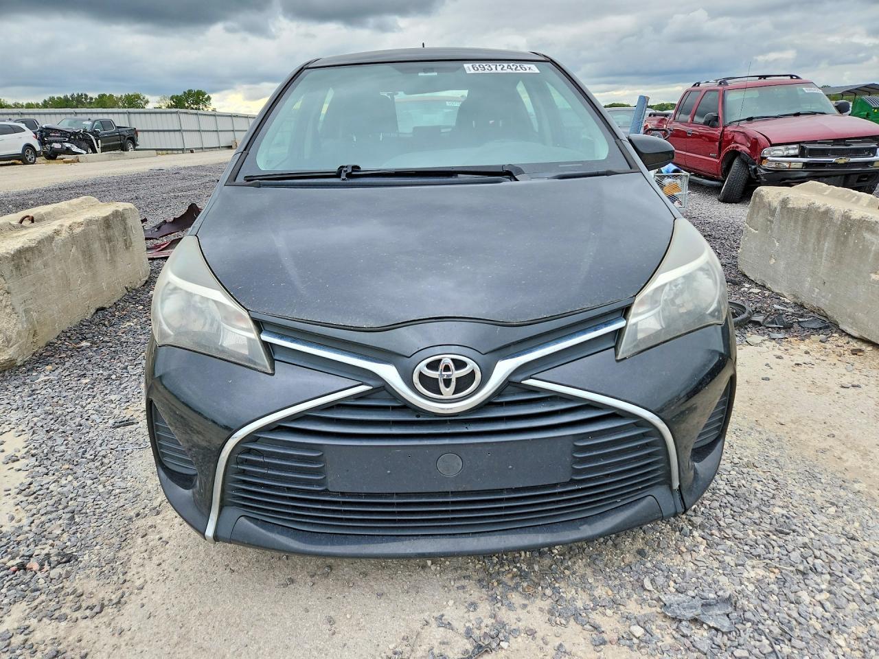 2016 Toyota Yaris 5-Door Le - Image 5