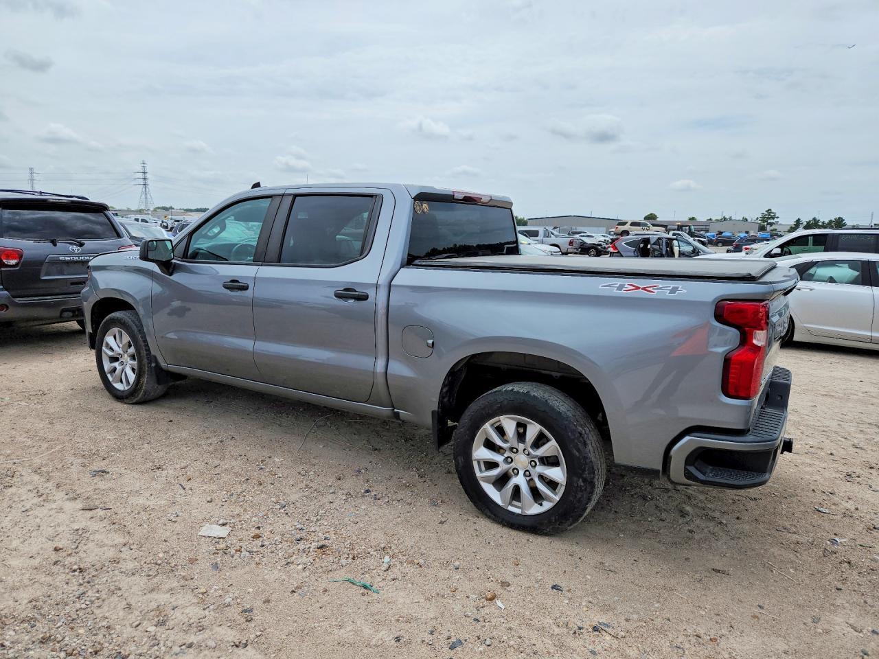 2023 Chevrolet Silverado K1500 Custom - Фото 2