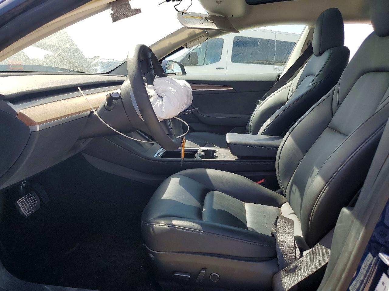 2023 Tesla Model 3 - Image 7