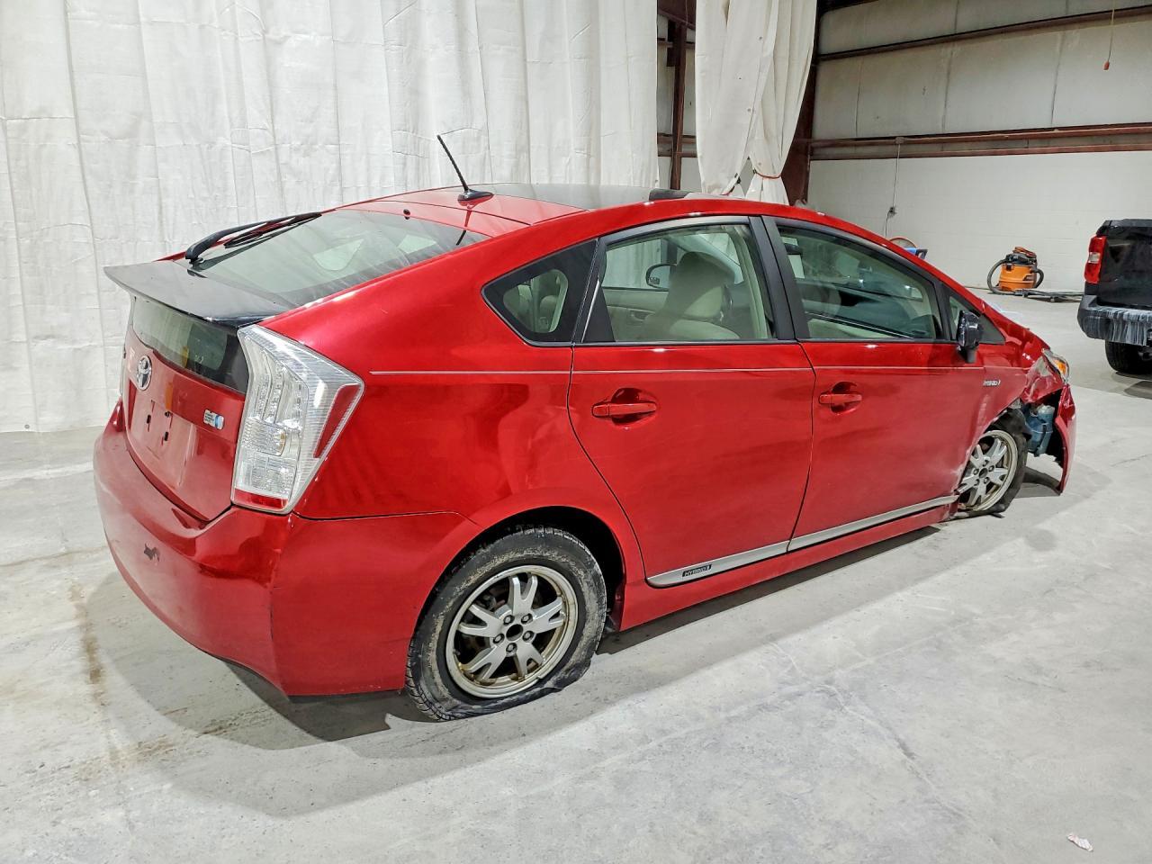2010 Toyota Prius Iv - Image 3