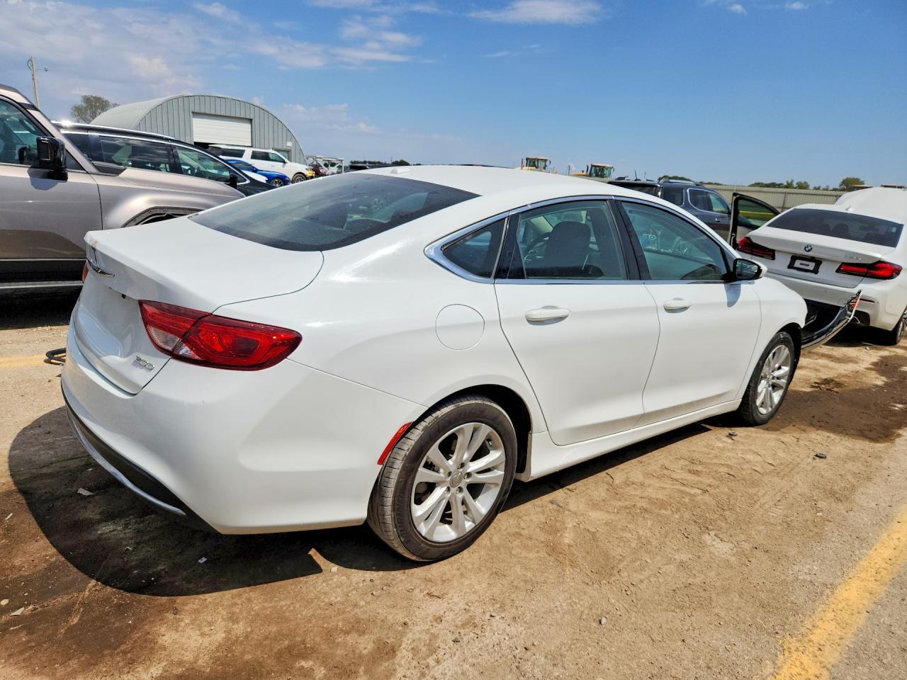 2015 Chrysler 200 Limited - Image 3