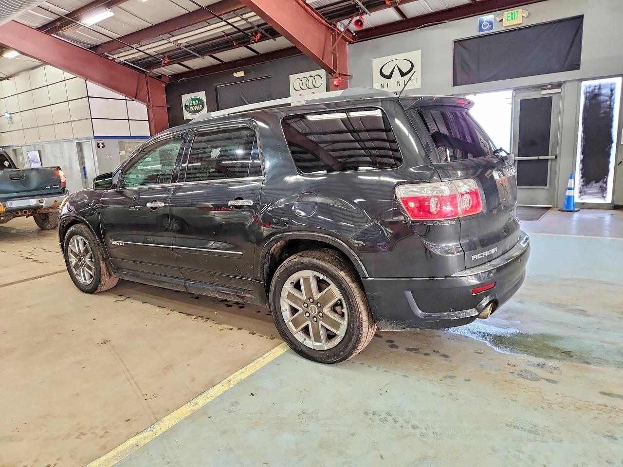 2011 GMC Acadia Denali - Фото 2