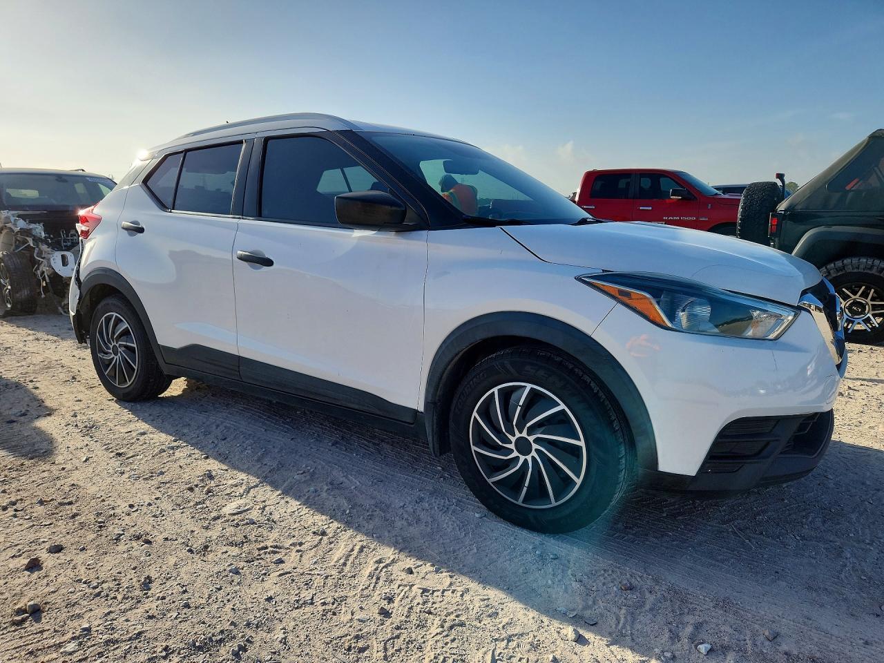 2019 Nissan Kicks S - Фото 4