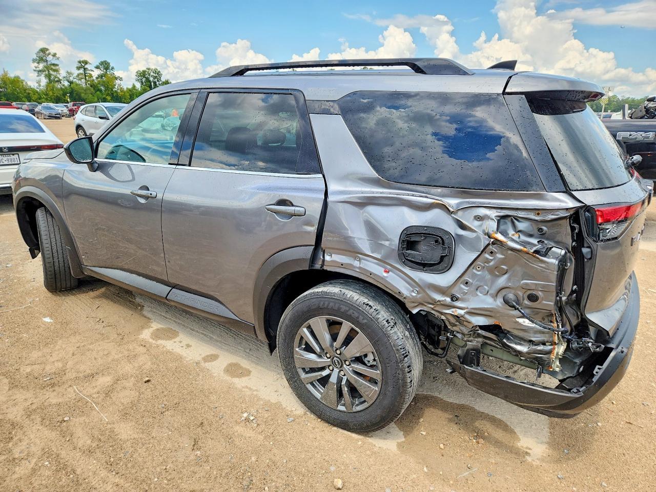 2026 Nissan Pathfinder Sv - Image 2