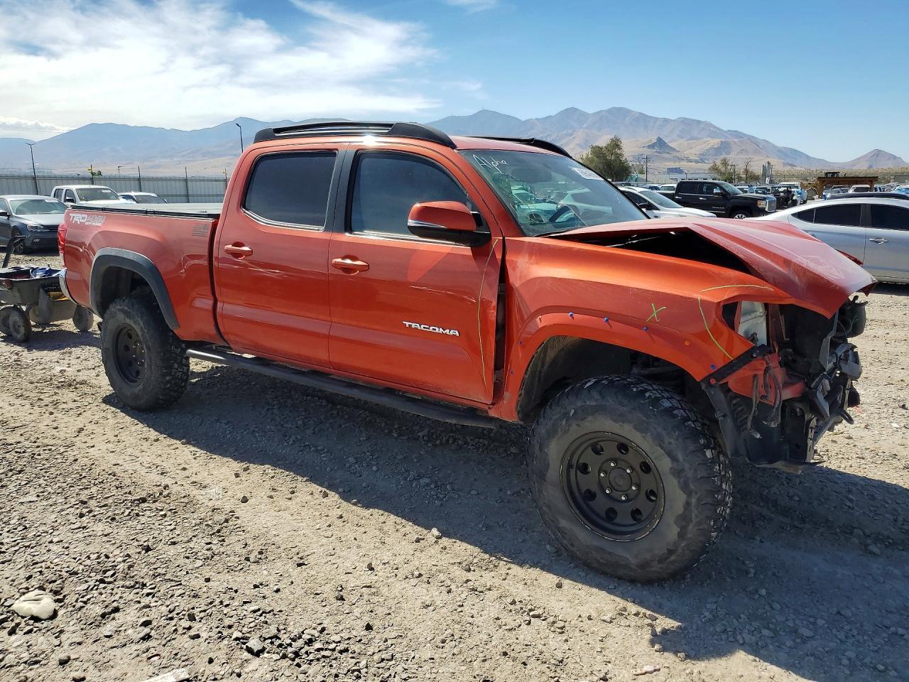 2017 Toyota Tacoma Trd Off-Road - Image 4