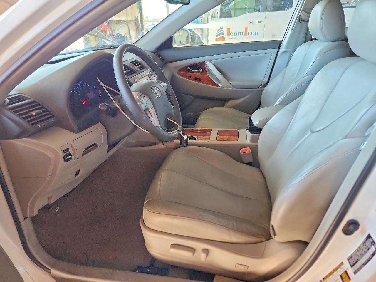 2010 Toyota Camry Xle V6 - Image 7